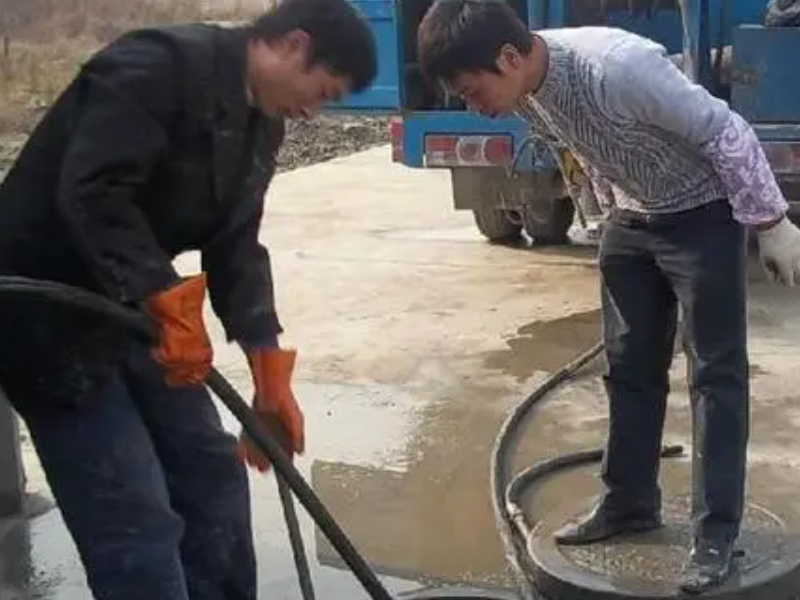 吴江山湖西路捞隔油人工挖化粪池环卫抽粪隔油池清理